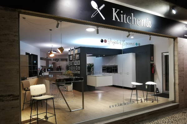 Fachada do Estúdio de cozinha Kitchen in Portugal, em Espinho