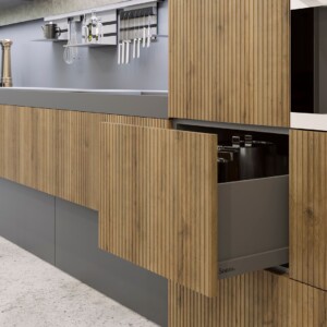 muebles inferiores de cocina con placa de madera